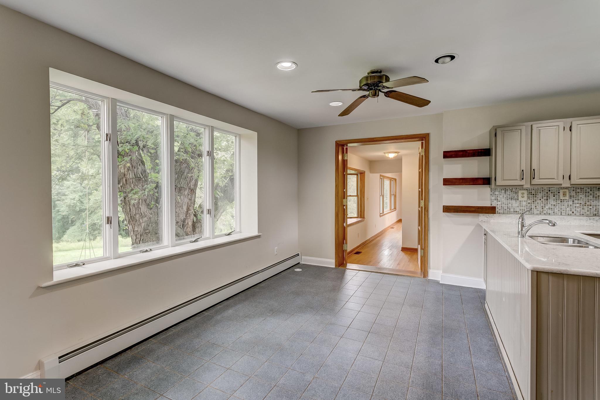 1124 Greenway Road Cockeysville, MD 21030 - Photo 18 of 61