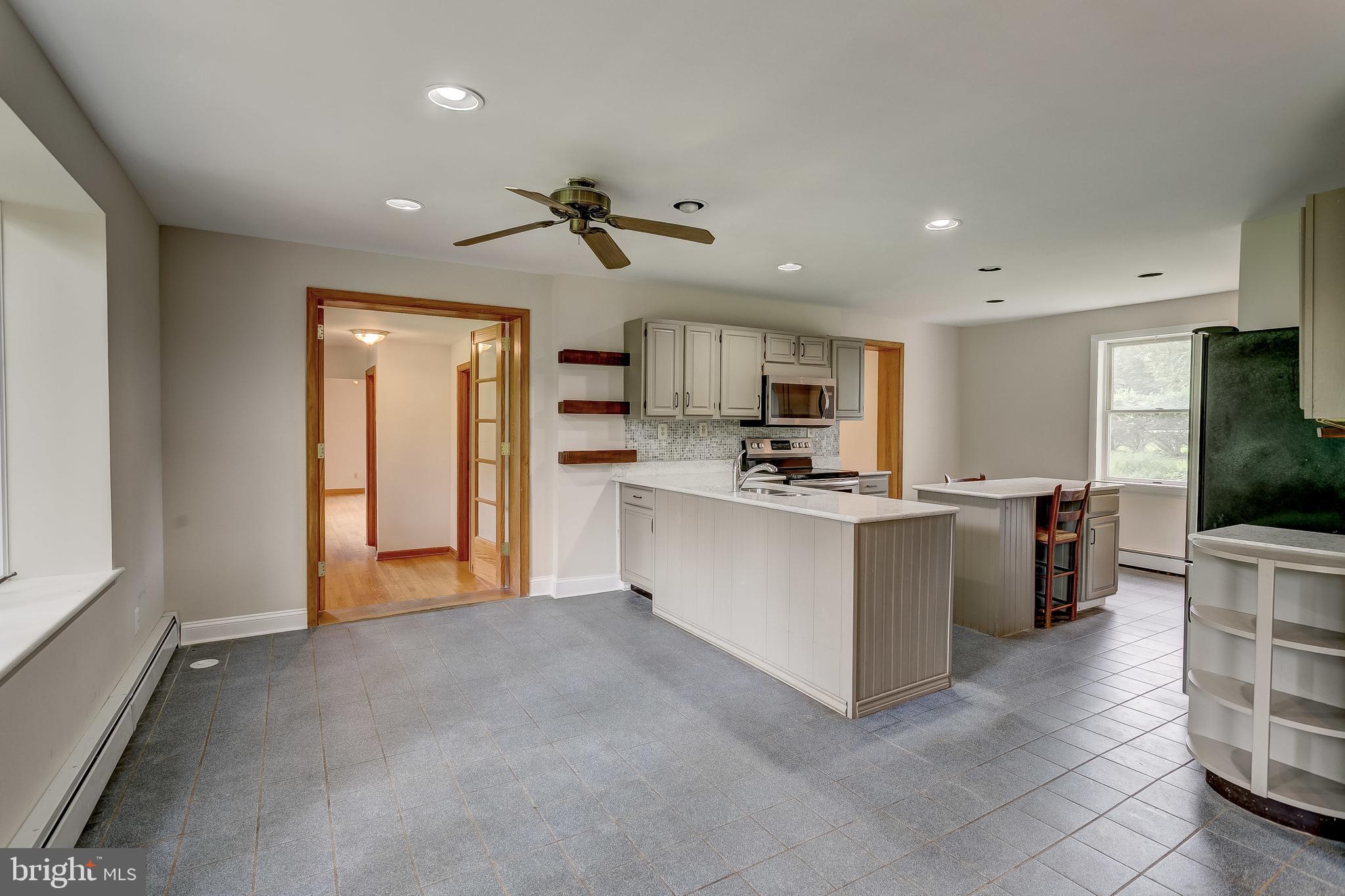 1124 Greenway Road Cockeysville, MD 21030 - Photo 19 of 61