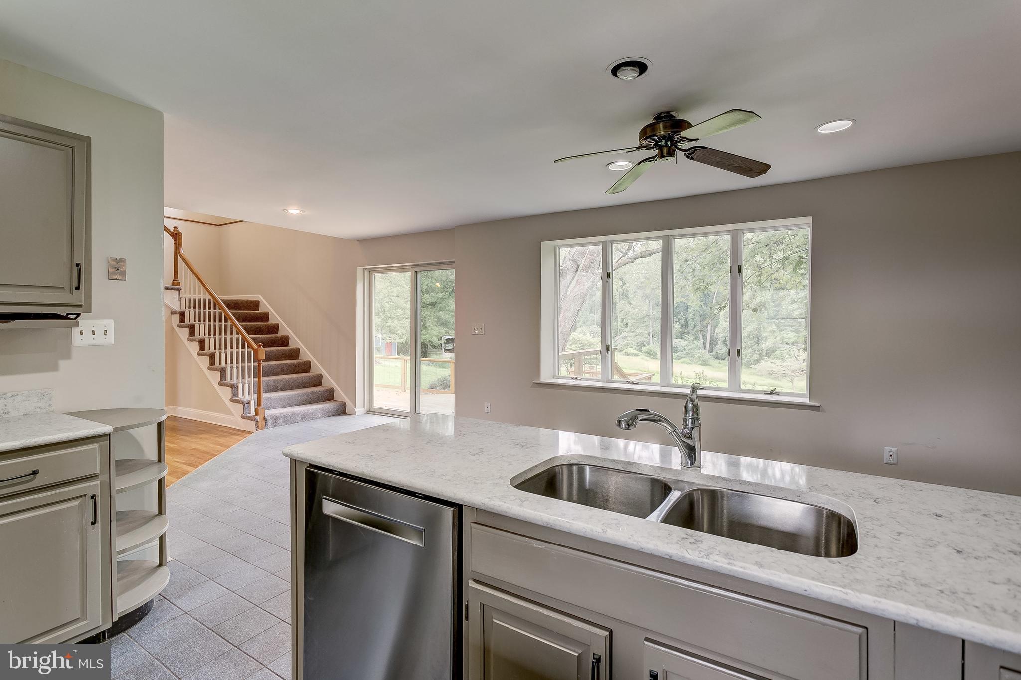 1124 Greenway Road Cockeysville, MD 21030 - Photo 24 of 61