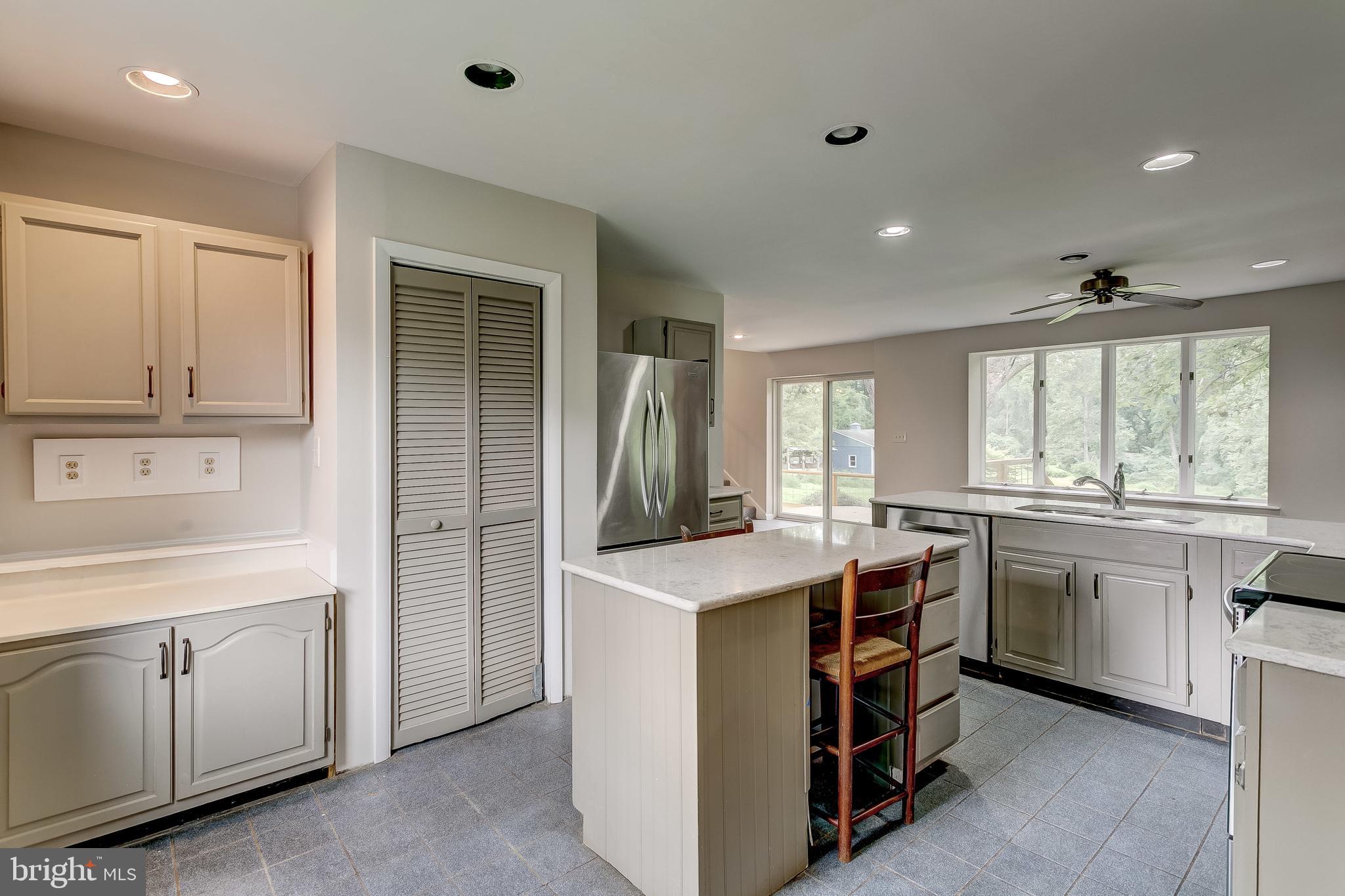 1124 Greenway Road Cockeysville, MD 21030 - Photo 25 of 61