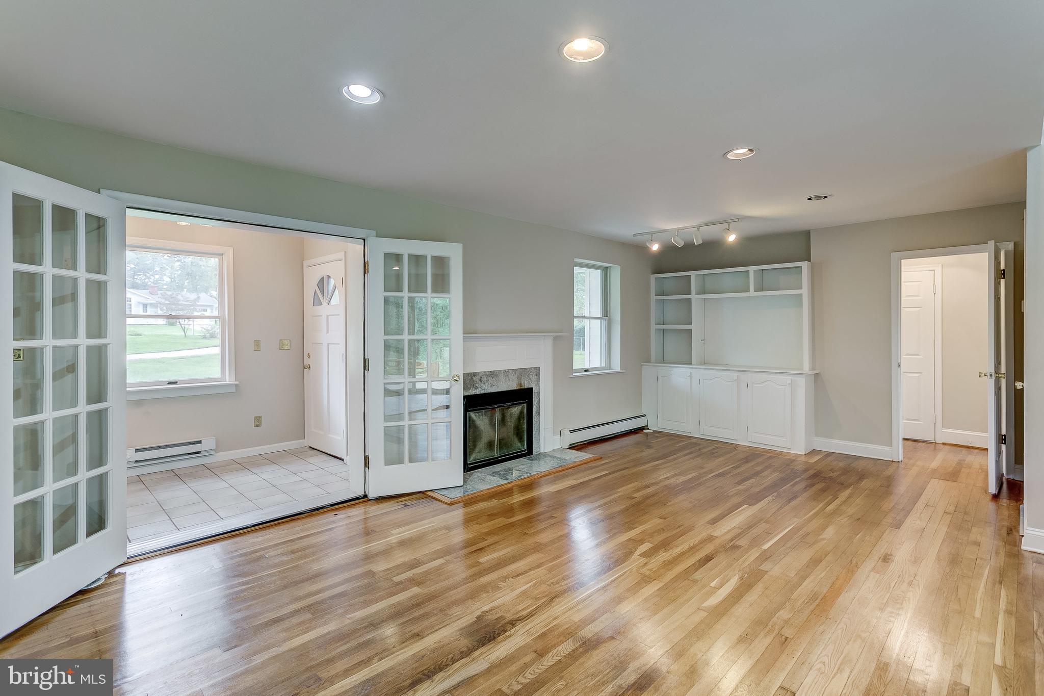 1124 Greenway Road Cockeysville, MD 21030 - Photo 9 of 61