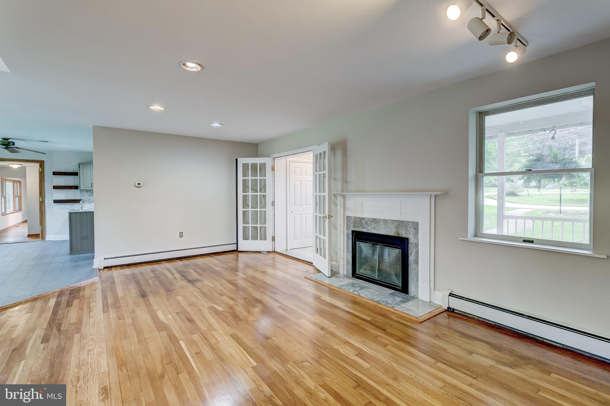 1124 Greenway Road Cockeysville, MD 21030 - Photo 10 of 61