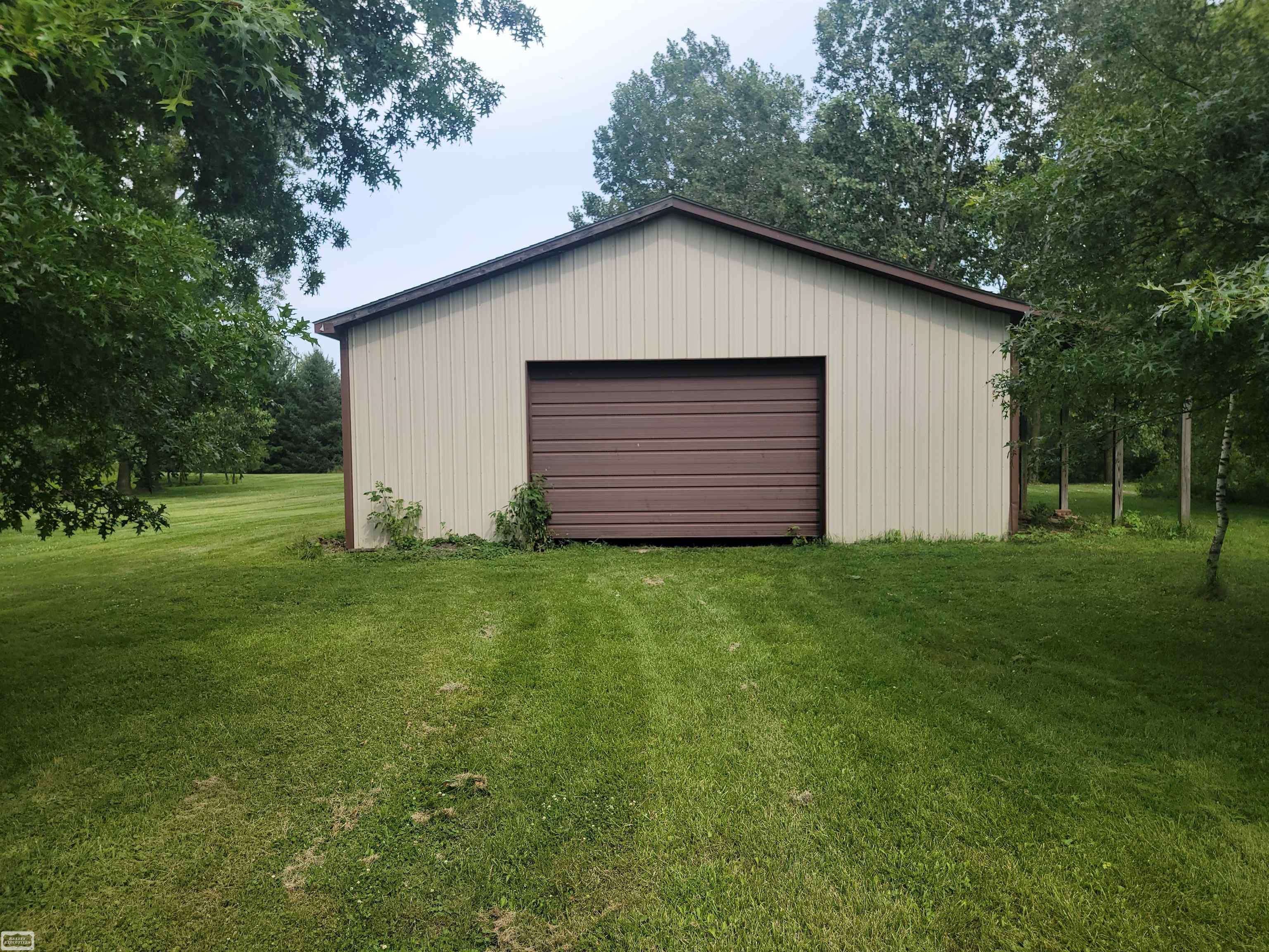 1040 Miller Road Memphis, MI 48041 - Photo 18 of 40