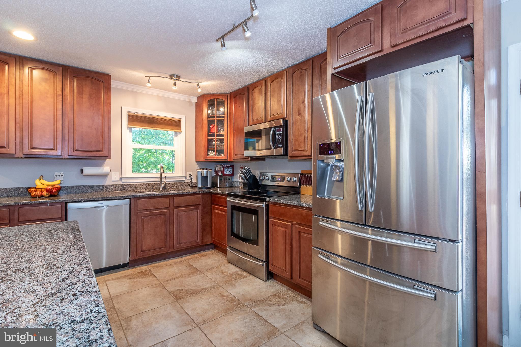 14322 Spriggs Road Woodbridge, VA 22193 - Photo 14 of 37 Gallery Image 14