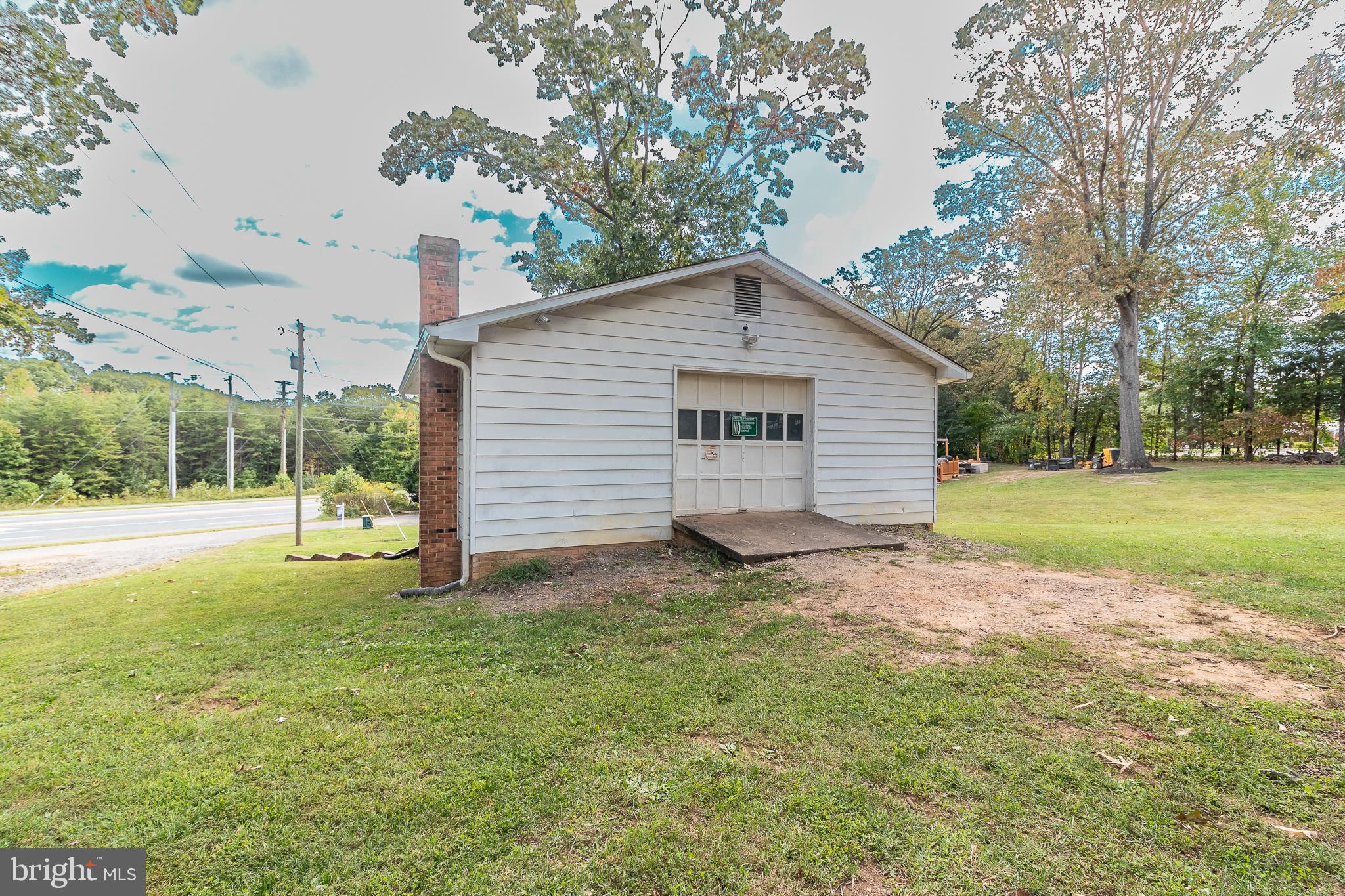 14322 Spriggs Road Woodbridge, VA 22193 - Photo 8 of 37 Gallery Image 8