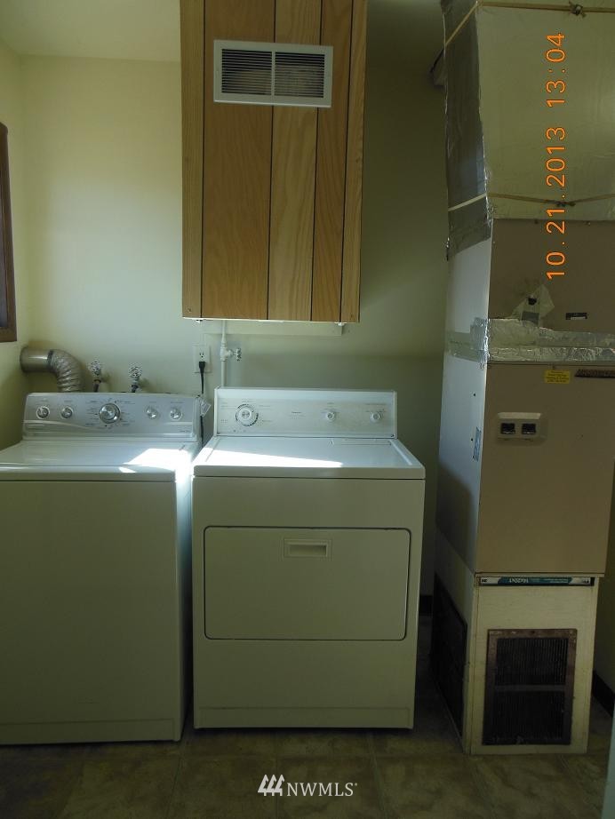 1228 Pershing Road Moses Lake, WA 98837 - Photo 12 of 15 Gallery Image 12