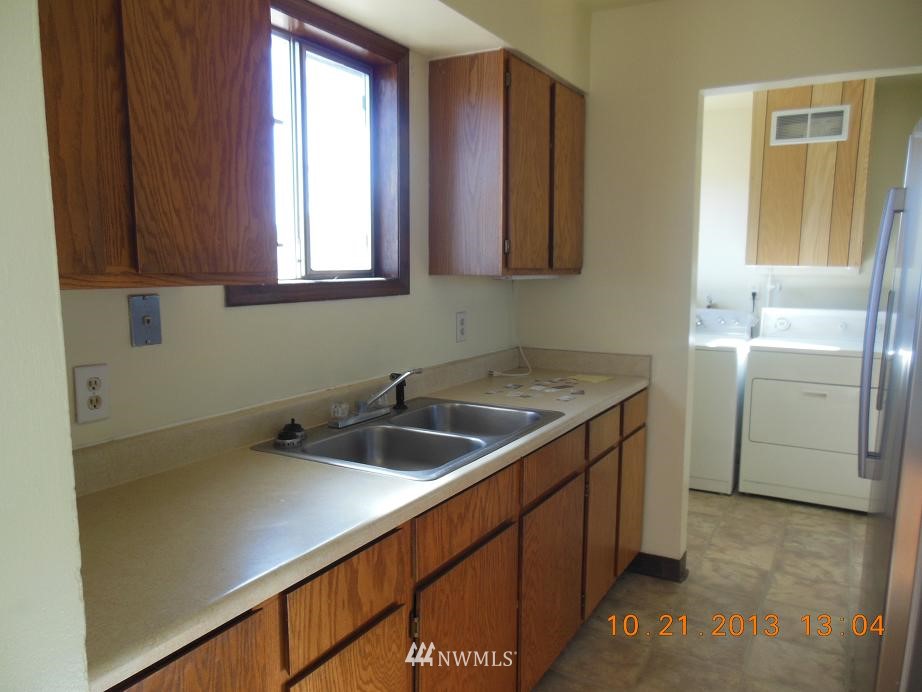 1228 Pershing Road Moses Lake, WA 98837 - Photo 5 of 15 Gallery Image 5