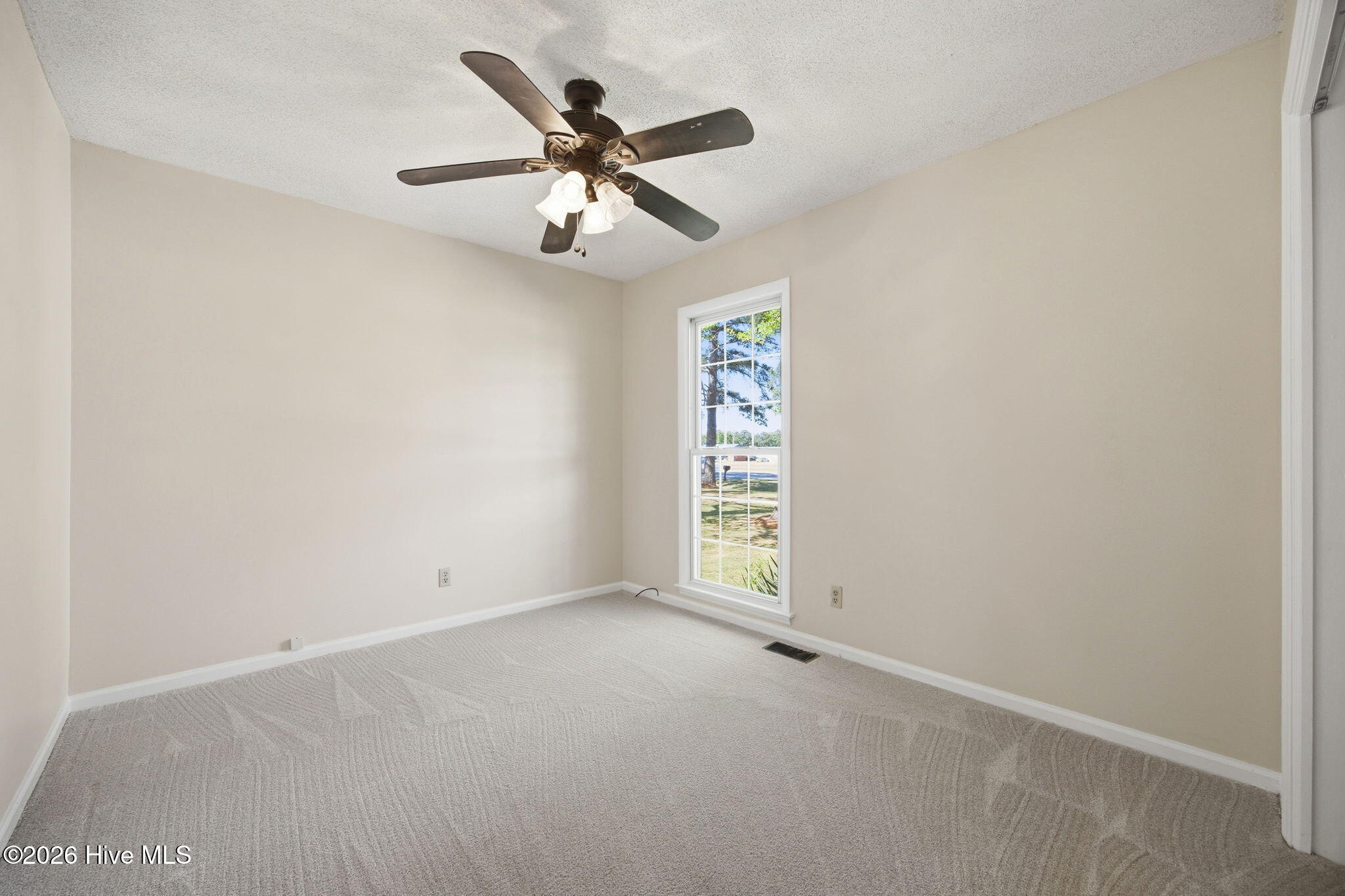 8065 Highway 11 Ayden, NC 28513 - Photo 29 of 49 44-web-or-mls-img_0077
