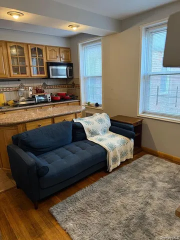 $189,500 | 84-55 Daniels Street, Unit 6E | Briarwood