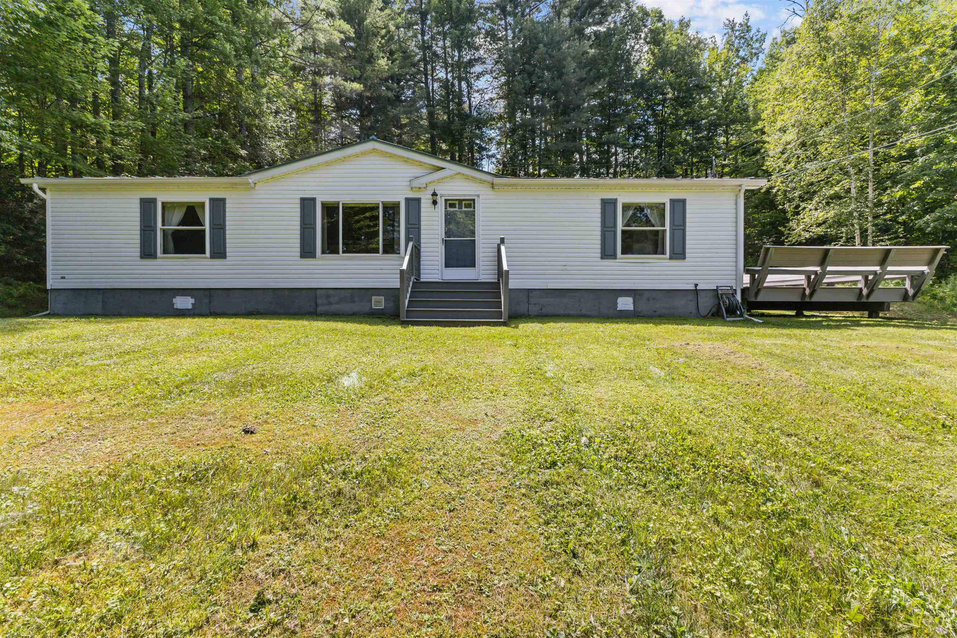 9 Hayes Road Duxbury, VT 05676 - Photo 3 of 33 Gallery Image 3