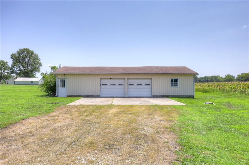 1030 West Country Road Columbus, KS 66725 - Photo 9 of 32 Gallery Image 9