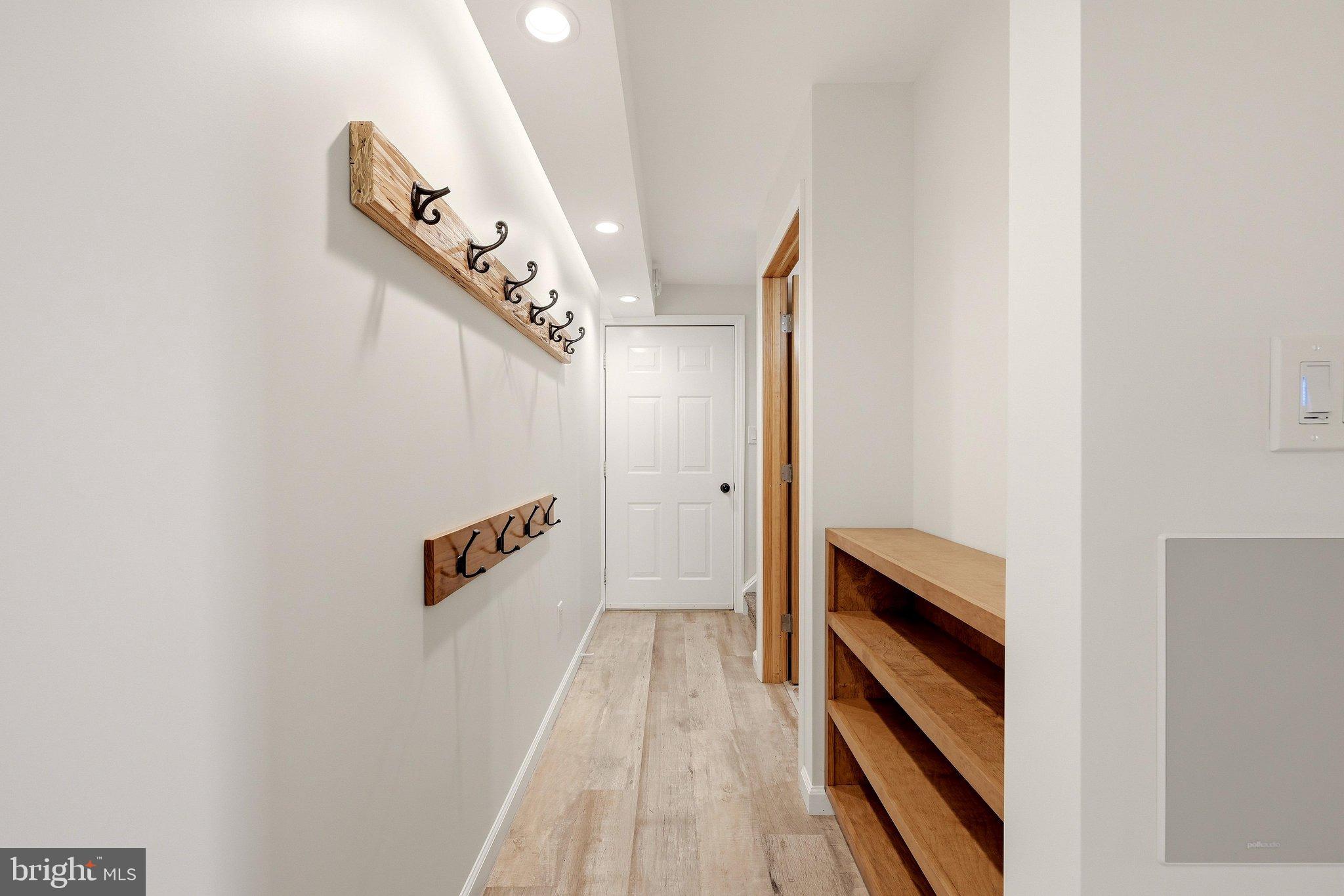 2809 Lookout Road Haymarket, VA 20169 - Photo 6 of 52 Foyer