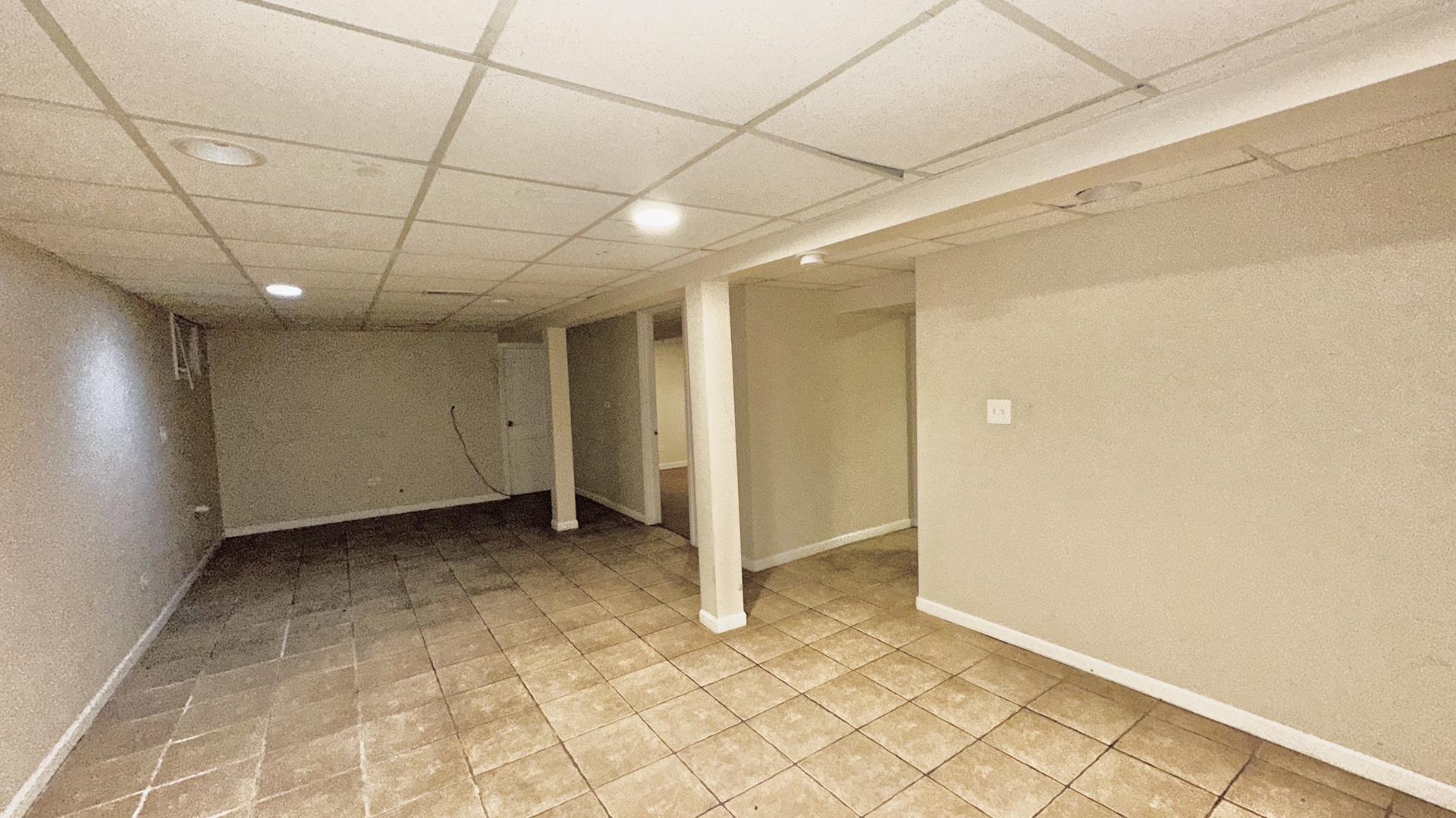 640 South Spencer Street Aurora, IL 60505 - Photo 11 of 15 a view of empty room