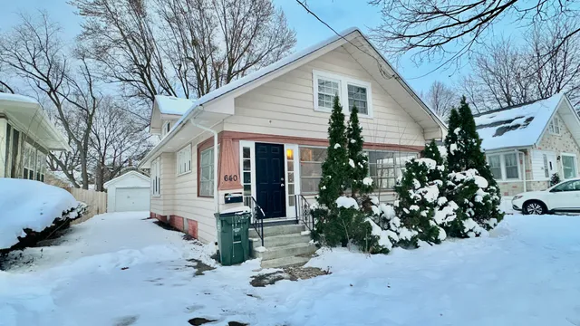 $233,000 | 640 South Spencer Street, Aurora, IL 60505