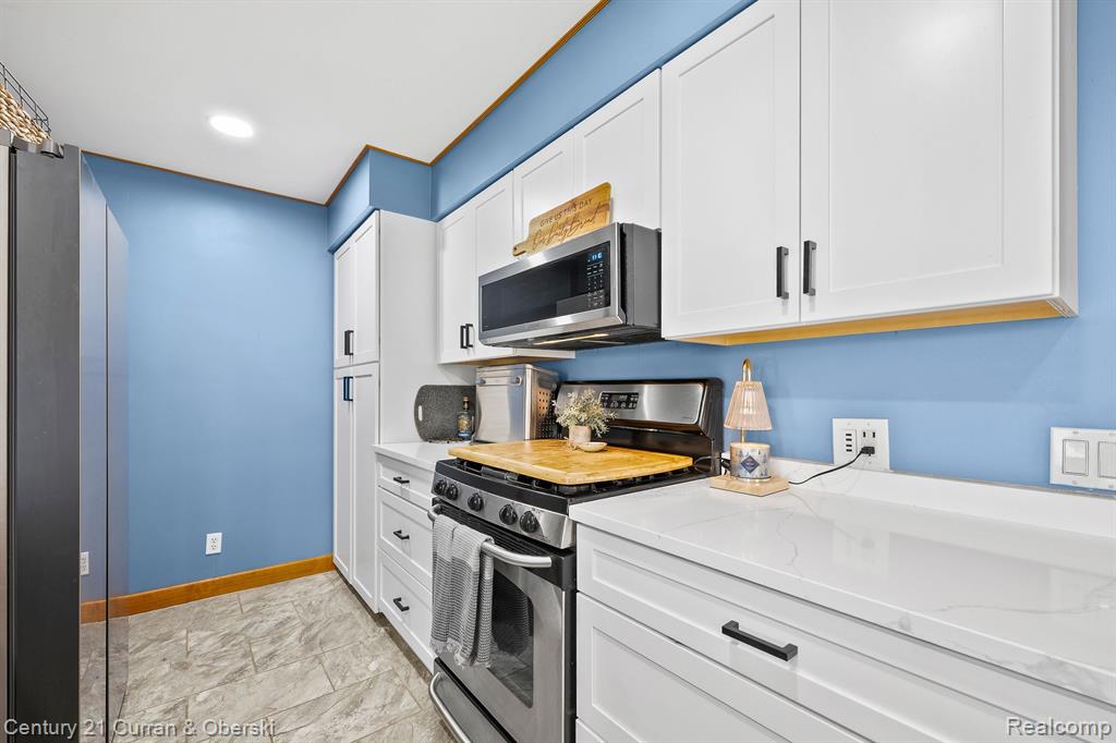417 Chicago Drive Howell, MI 48843 - Photo 22 of 58 Gallery Image 22