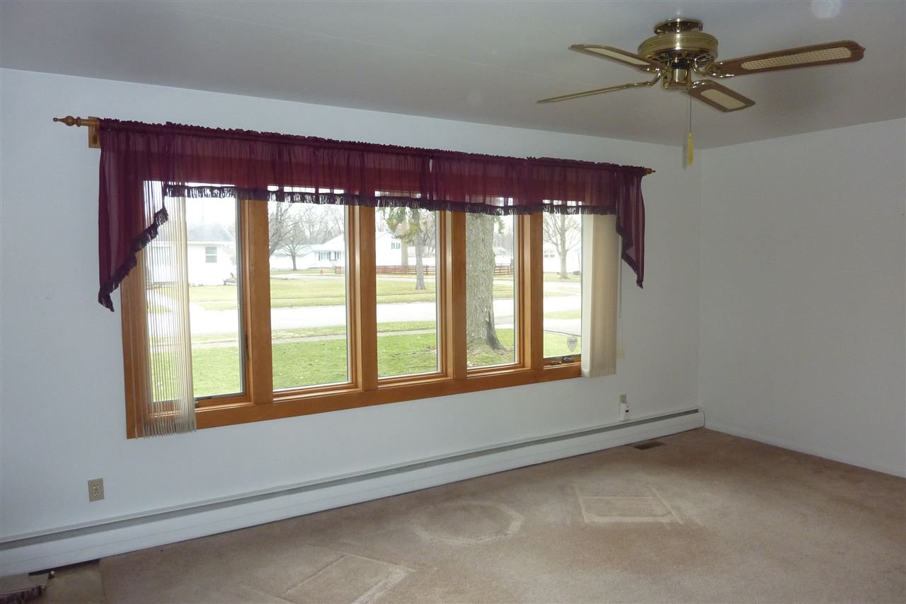 1102 Jackson Boulevard Rochester, IN 46975 - Photo 11 of 21
