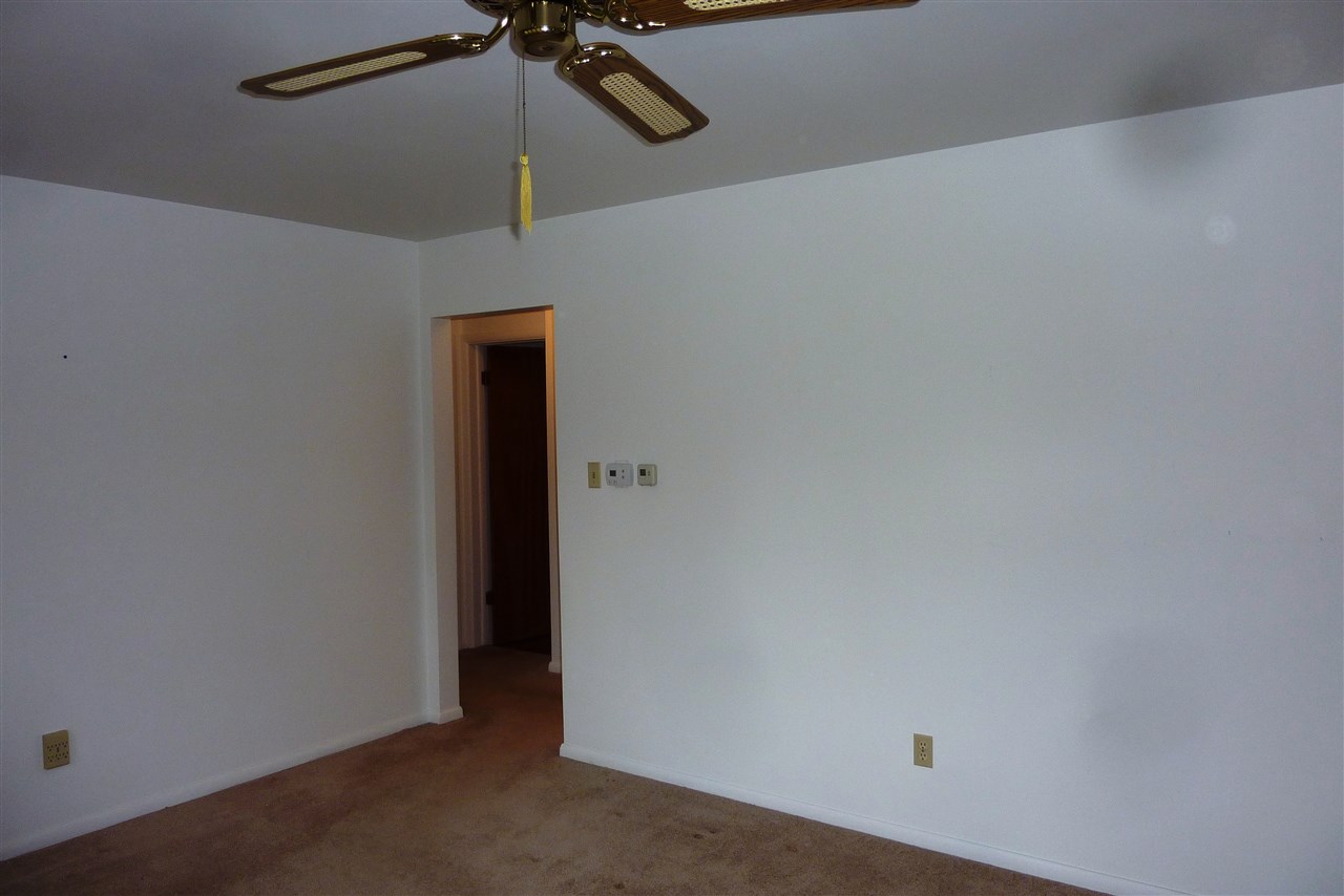 1102 Jackson Boulevard Rochester, IN 46975 - Photo 12 of 21