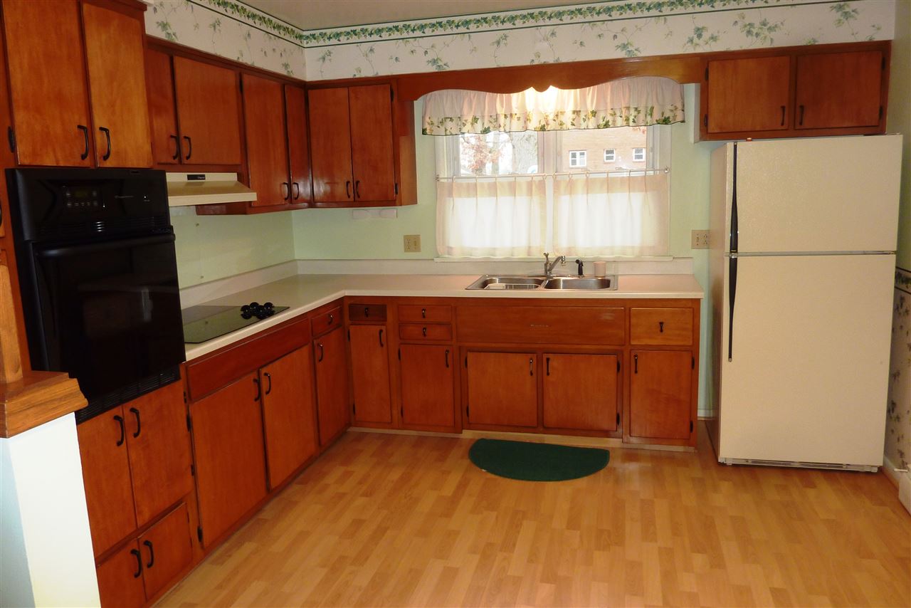 1102 Jackson Boulevard Rochester, IN 46975 - Photo 3 of 21