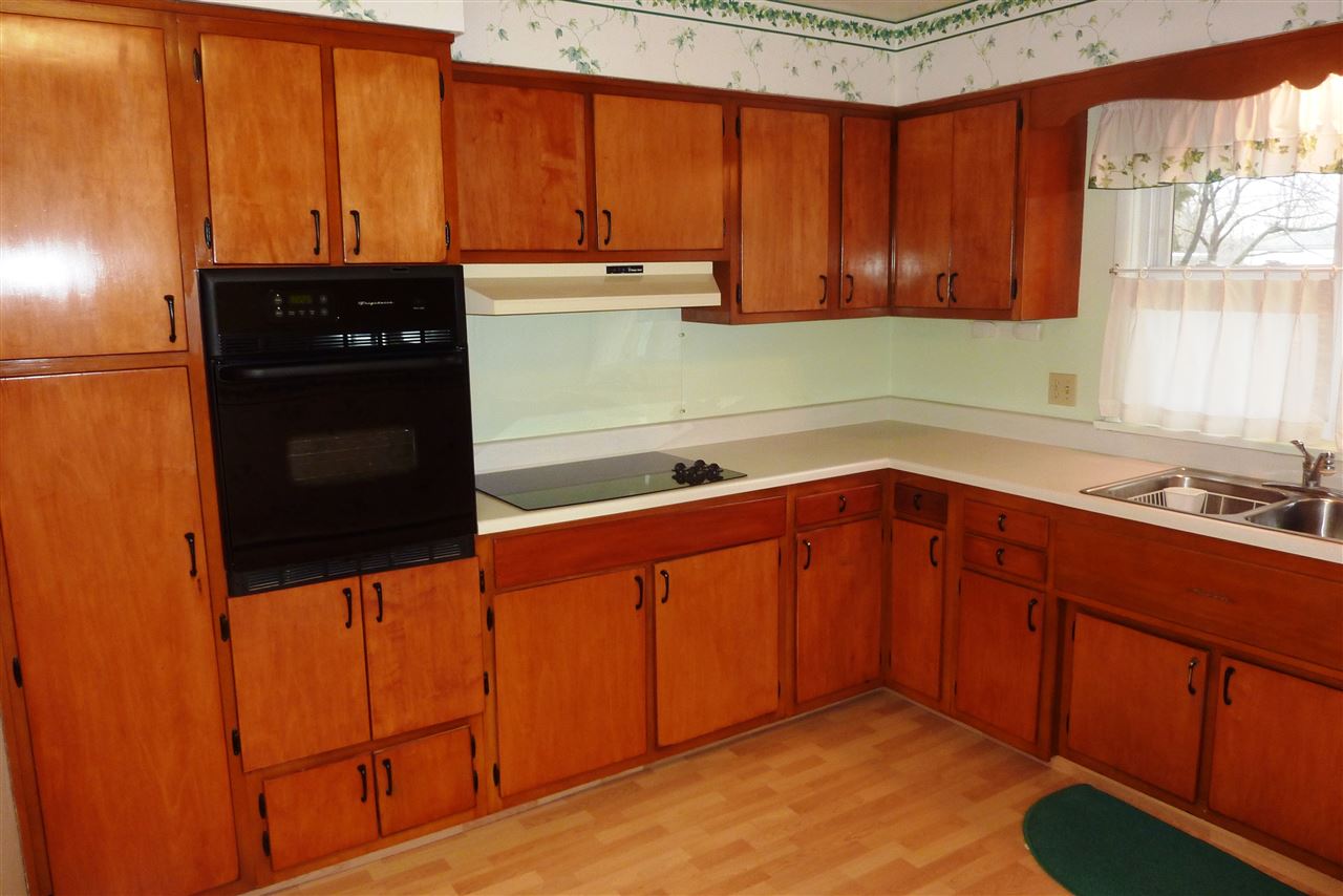 1102 Jackson Boulevard Rochester, IN 46975 - Photo 5 of 21