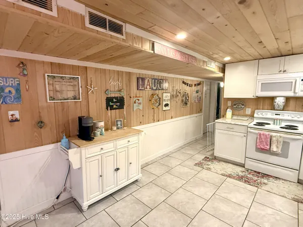 $599,000 | 311 Gunas Drive, Kill Devil Hills, NC 27948