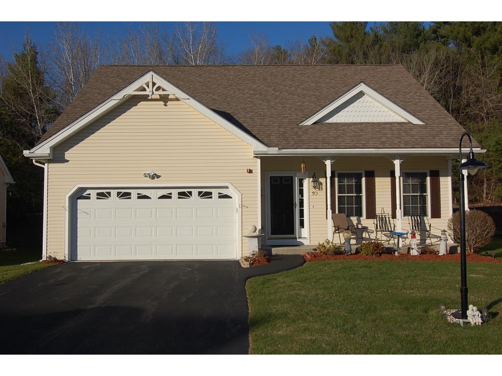 10 Carriage Road, Unit 10 Litchfield, NH 03052 - Photo 1 of 12