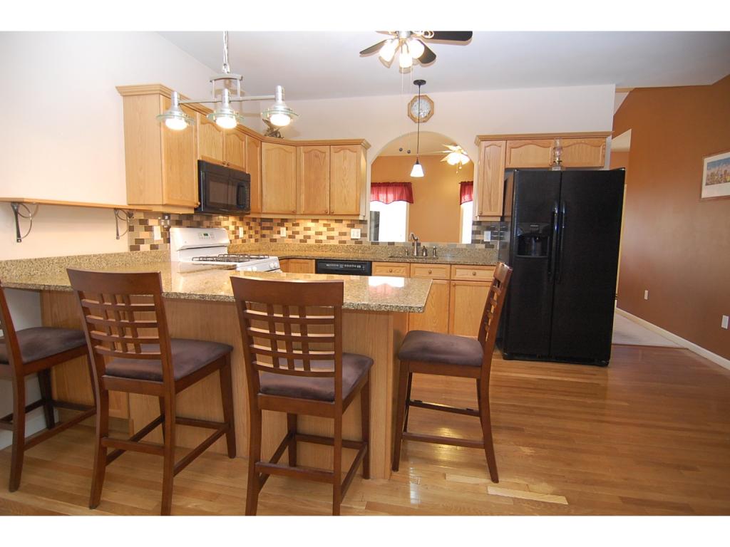 10 Carriage Road, Unit 10 Litchfield, NH 03052 - Photo 3 of 12