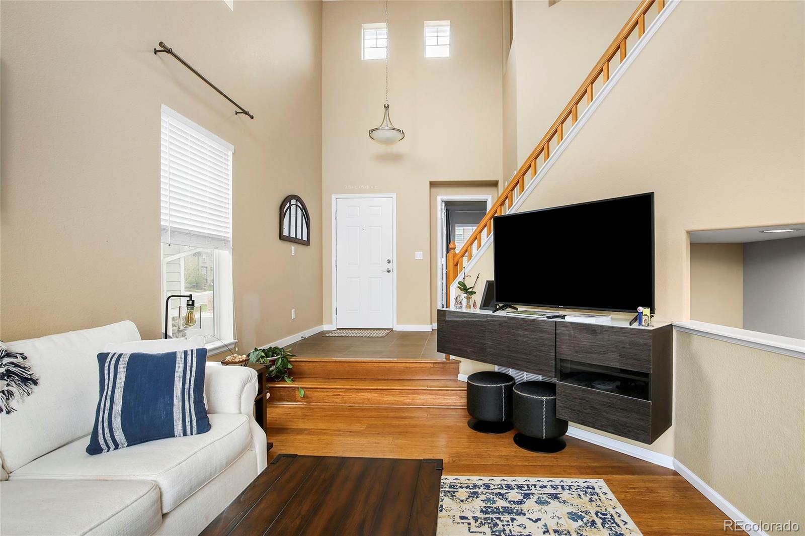 5527 Jaguar Way Highlands Ranch, CO 80130 - Photo 4 of 36