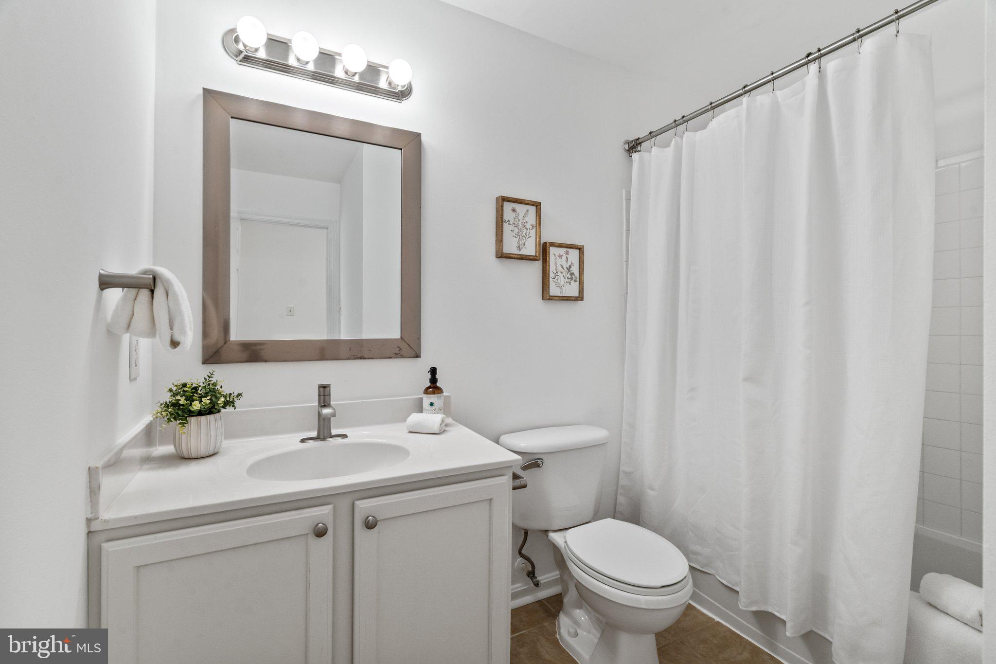 605 Hollowstone Road Frederick, MD 21703 - Photo 15 of 32 Full Bath