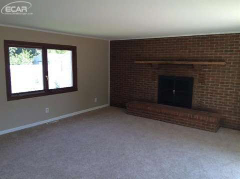 2326 North Linden Road Flint, MI 48504 - Photo 18 of 26 20445365-17.JPG