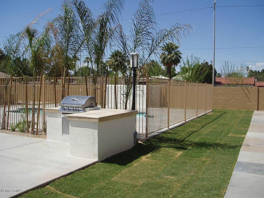 925 East McDowell Road, Unit 101 Phoenix, AZ 85006 - Photo 3 of 10 101 20