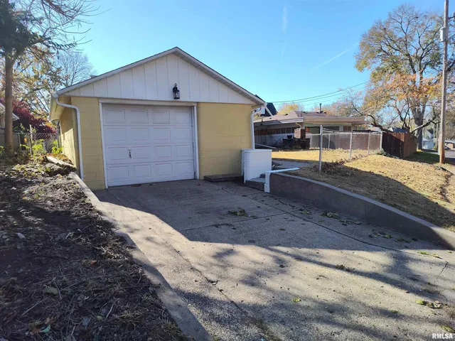 $134,900 | 347 Charlotte Street, Pekin, IL 61554