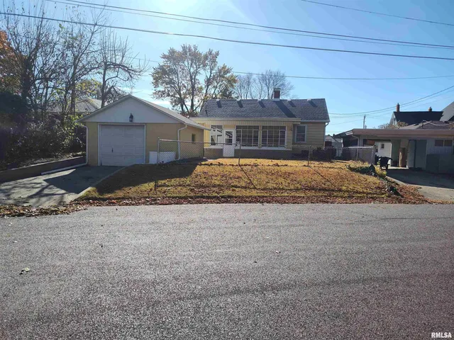 $134,900 | 347 Charlotte Street, Pekin, IL 61554