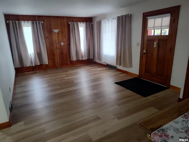 $134,900 | 347 Charlotte Street, Pekin, IL 61554