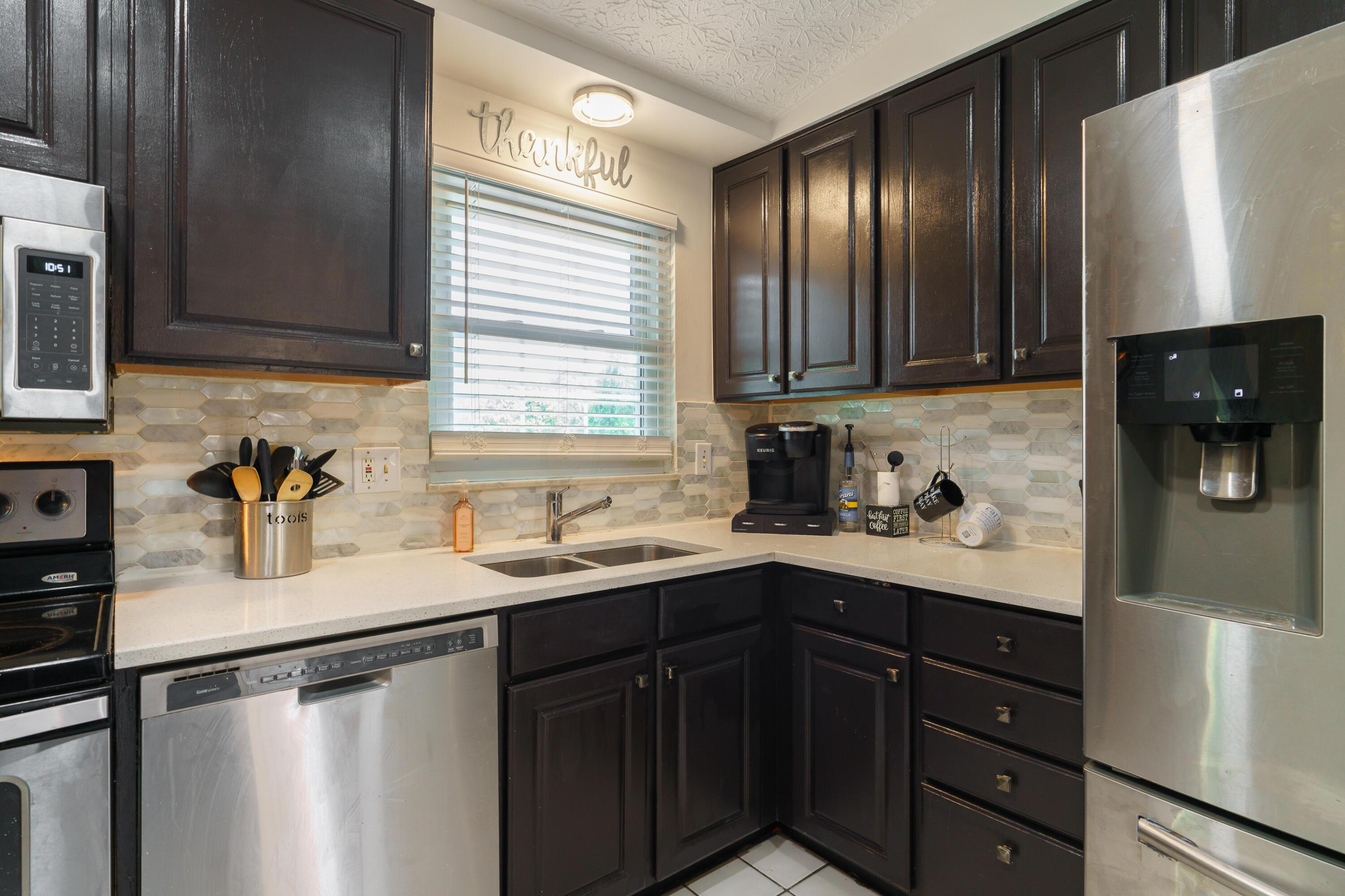 6337 South Sunbury Road Westerville, OH 43081 - Photo 11 of 28 Kitchen