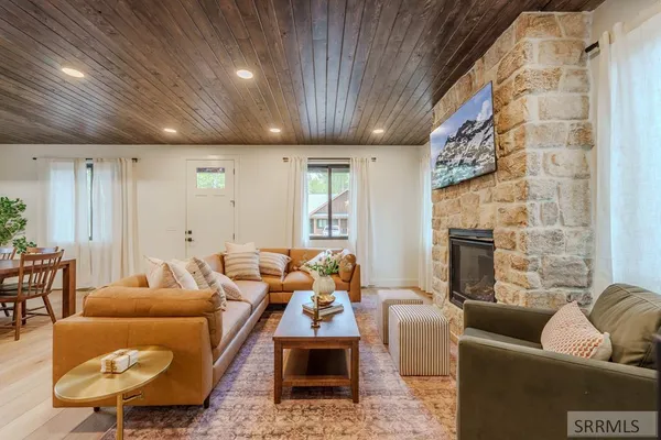 $830,000 | 3775 Arctic Fox Drive, Island Park, ID 83429