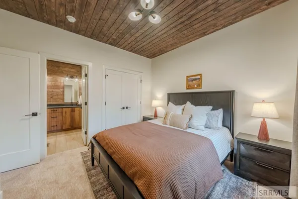$830,000 | 3775 Arctic Fox Drive, Island Park, ID 83429