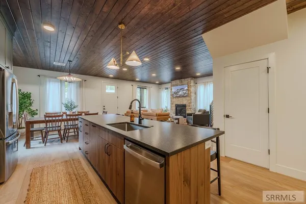 $830,000 | 3775 Arctic Fox Drive, Island Park, ID 83429