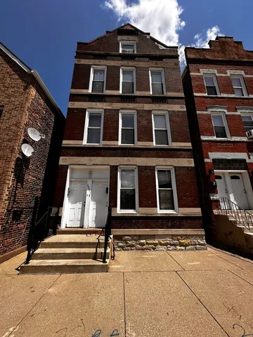 $1,595 | 3221 South May Street, Unit 2F, Chicago, IL 60608