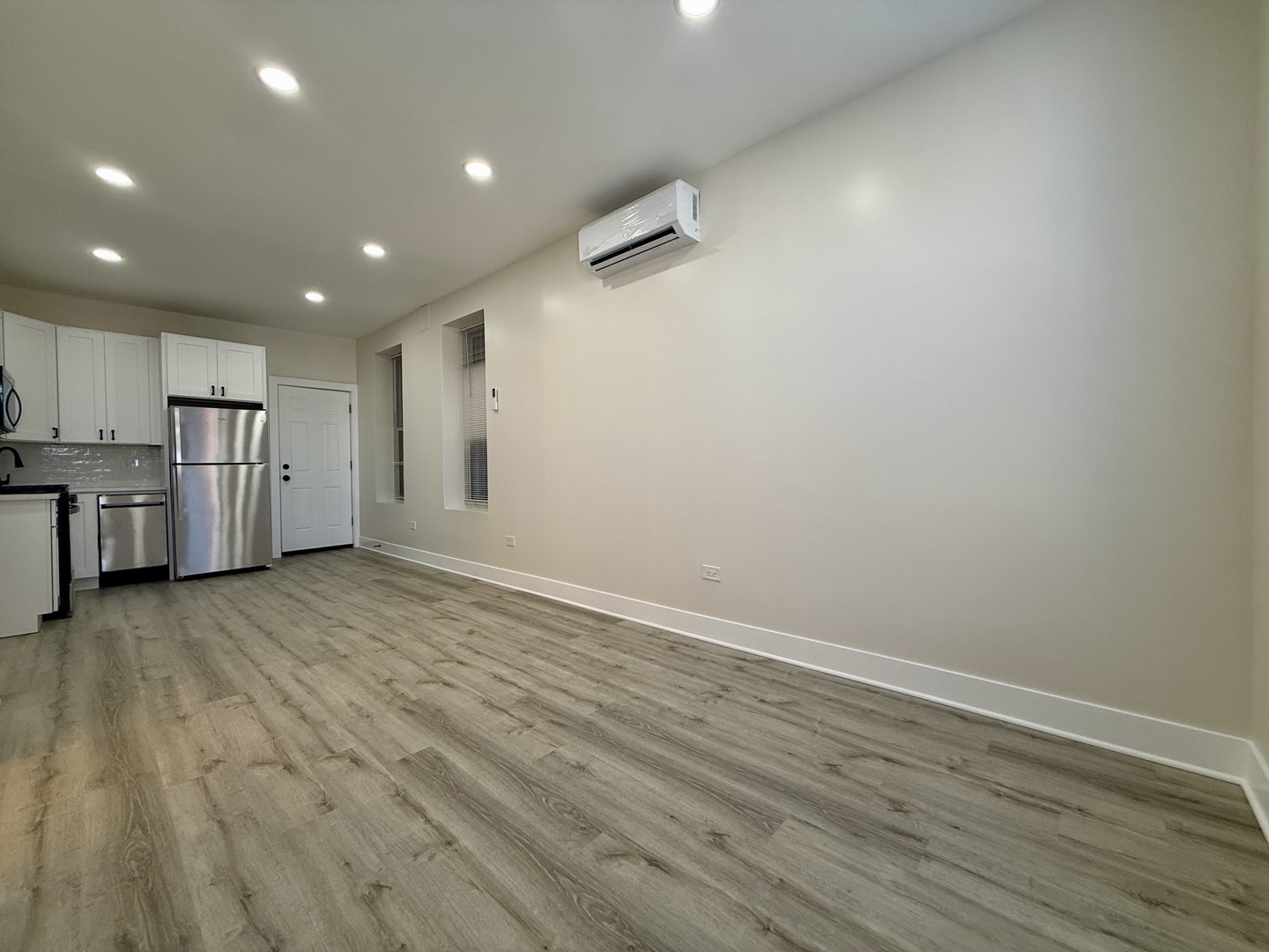 3221 South May Street, Unit 2F Chicago, IL 60608 - Photo 5 of 13