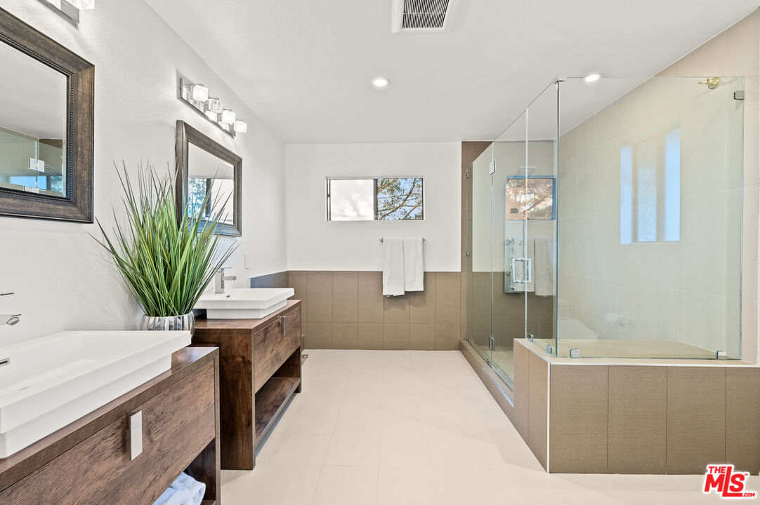 24232 Mentry Drive Newhall, CA 91321 - Photo 11 of 24