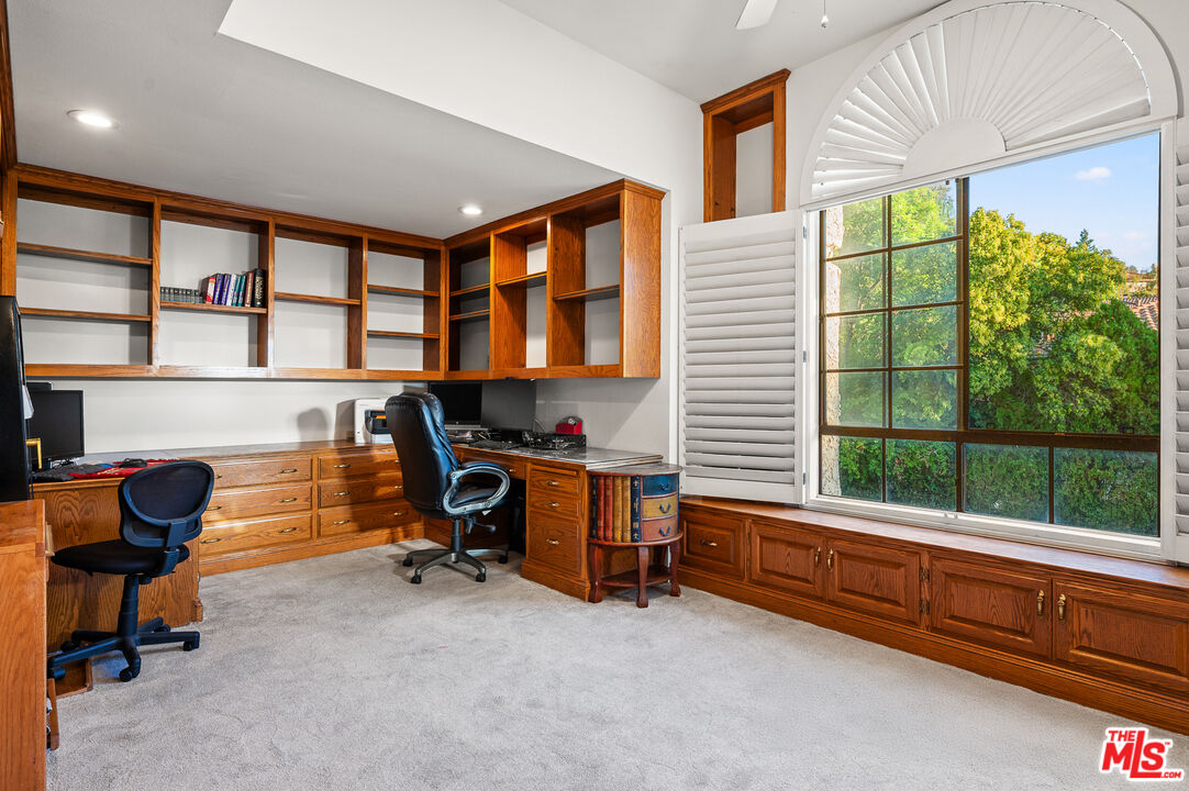 24232 Mentry Drive Newhall, CA 91321 - Photo 15 of 24