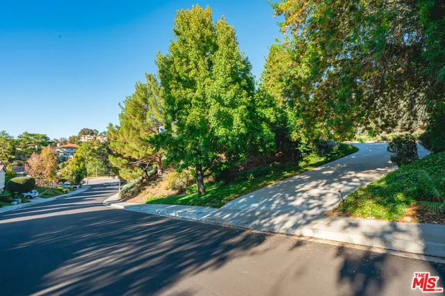 $1,299,999 | 24232 Mentry Drive, Newhall, CA 91321