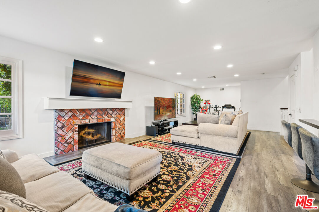 24232 Mentry Drive Newhall, CA 91321 - Photo 6 of 24