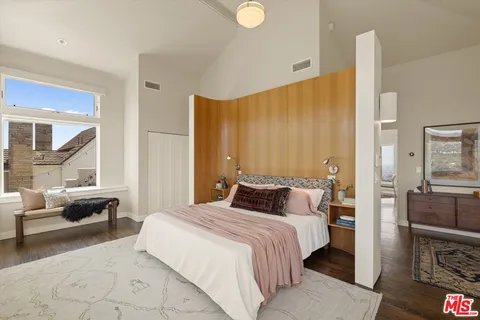 $3,995,000 | 2700 Glendower Avenue, Los Angeles, CA 90027