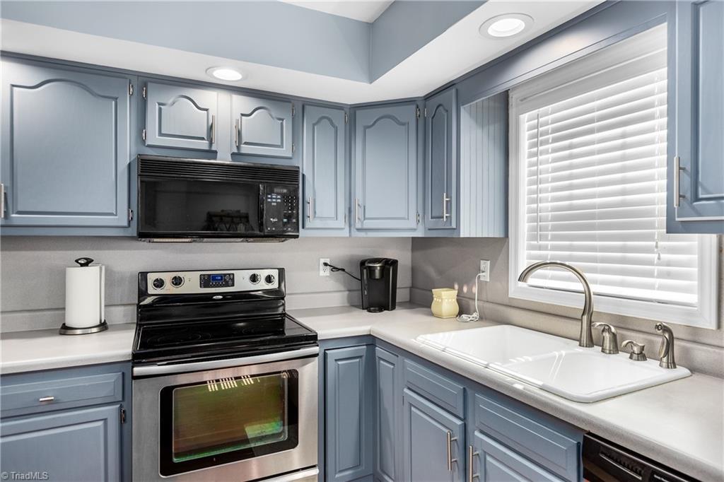 1085 Mystic Lane King, NC 27021 - Photo 15 of 50 Kitchen