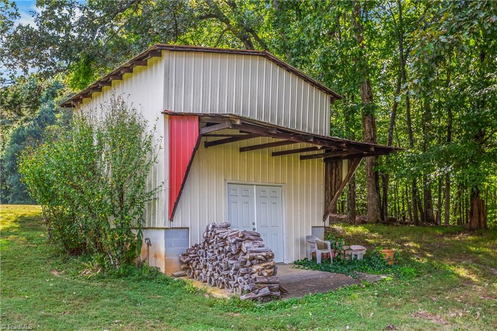 1085 Mystic Lane King, NC 27021 - Photo 46 of 50 Barn