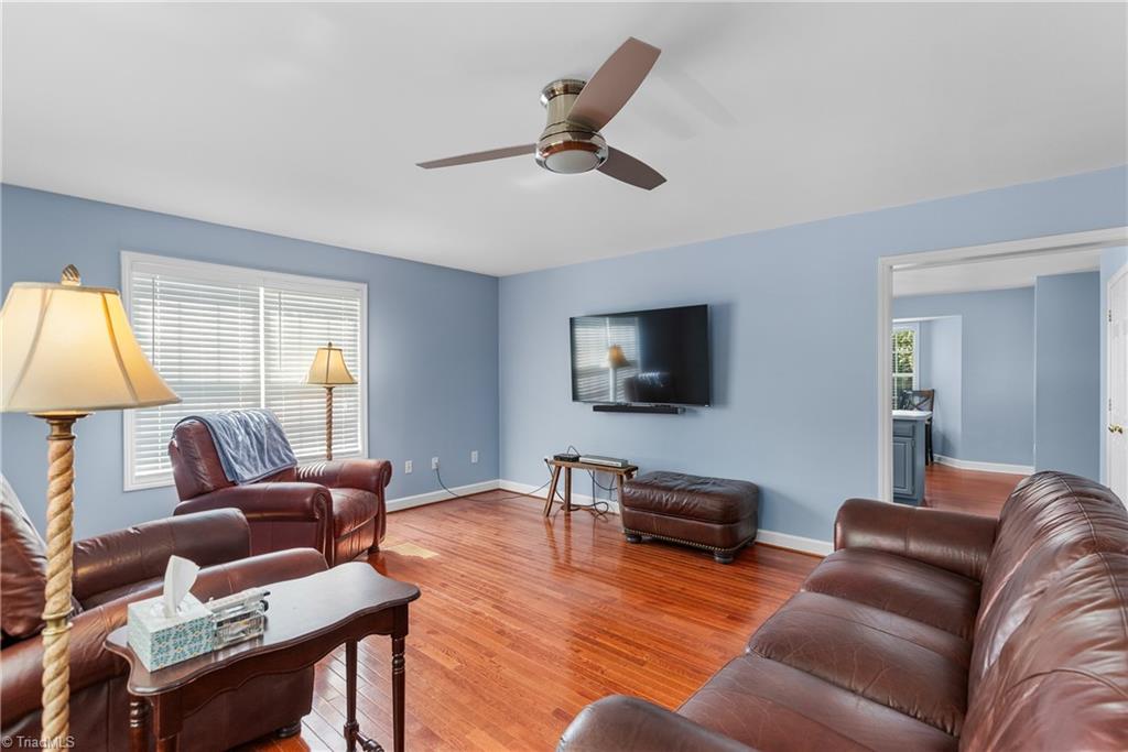 1085 Mystic Lane King, NC 27021 - Photo 8 of 50 Living Room