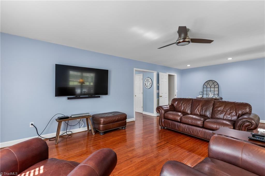 1085 Mystic Lane King, NC 27021 - Photo 9 of 50 Living Room
