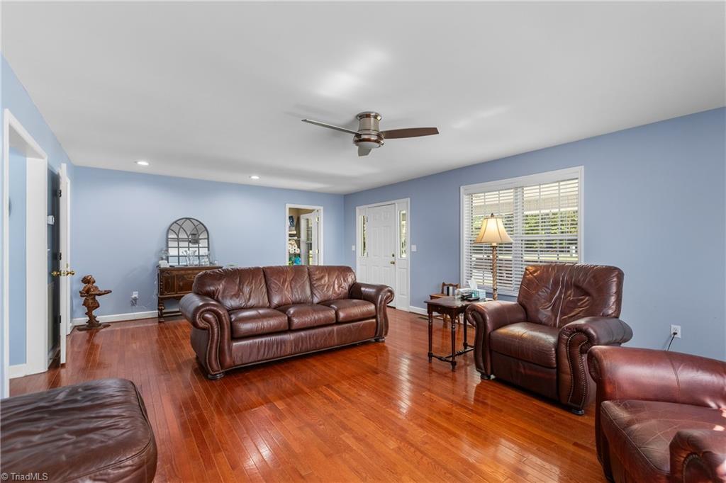 1085 Mystic Lane King, NC 27021 - Photo 10 of 50 Living Room