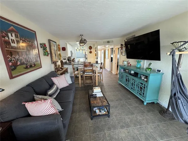 $4,500 | 1400 Tarpon Center Drive, Unit 206, Venice, FL 34285